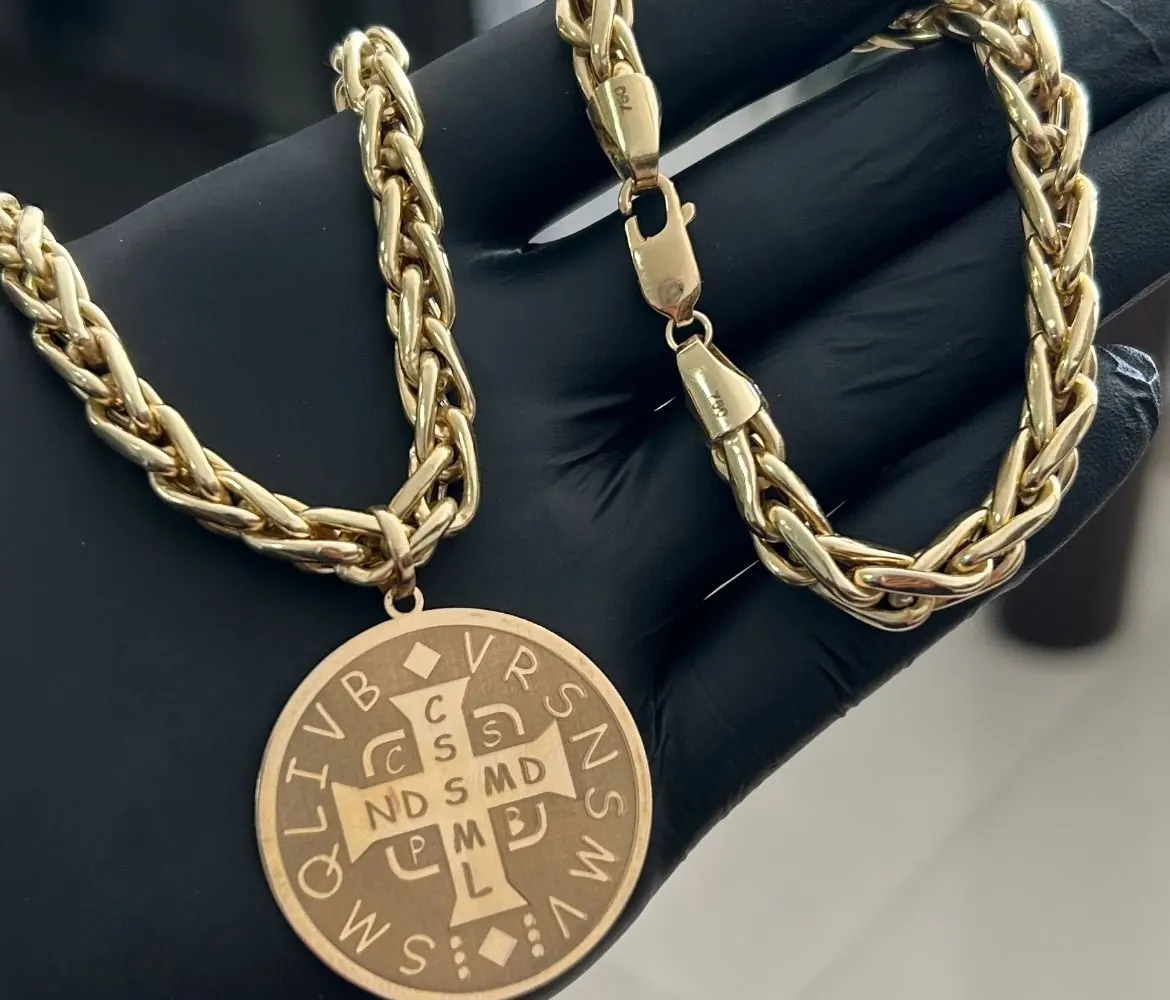 Conjunto elo palmeira em ouro 18k com medalha de São Bento