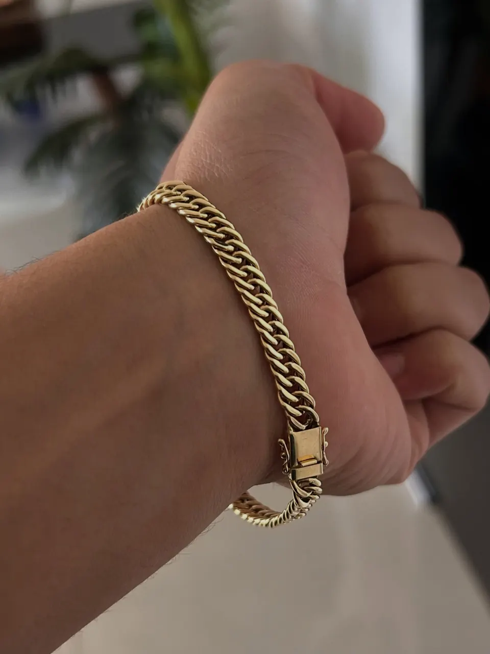 Pulseira grumet dupla de 6,5 mm em ouro 18k no pulso