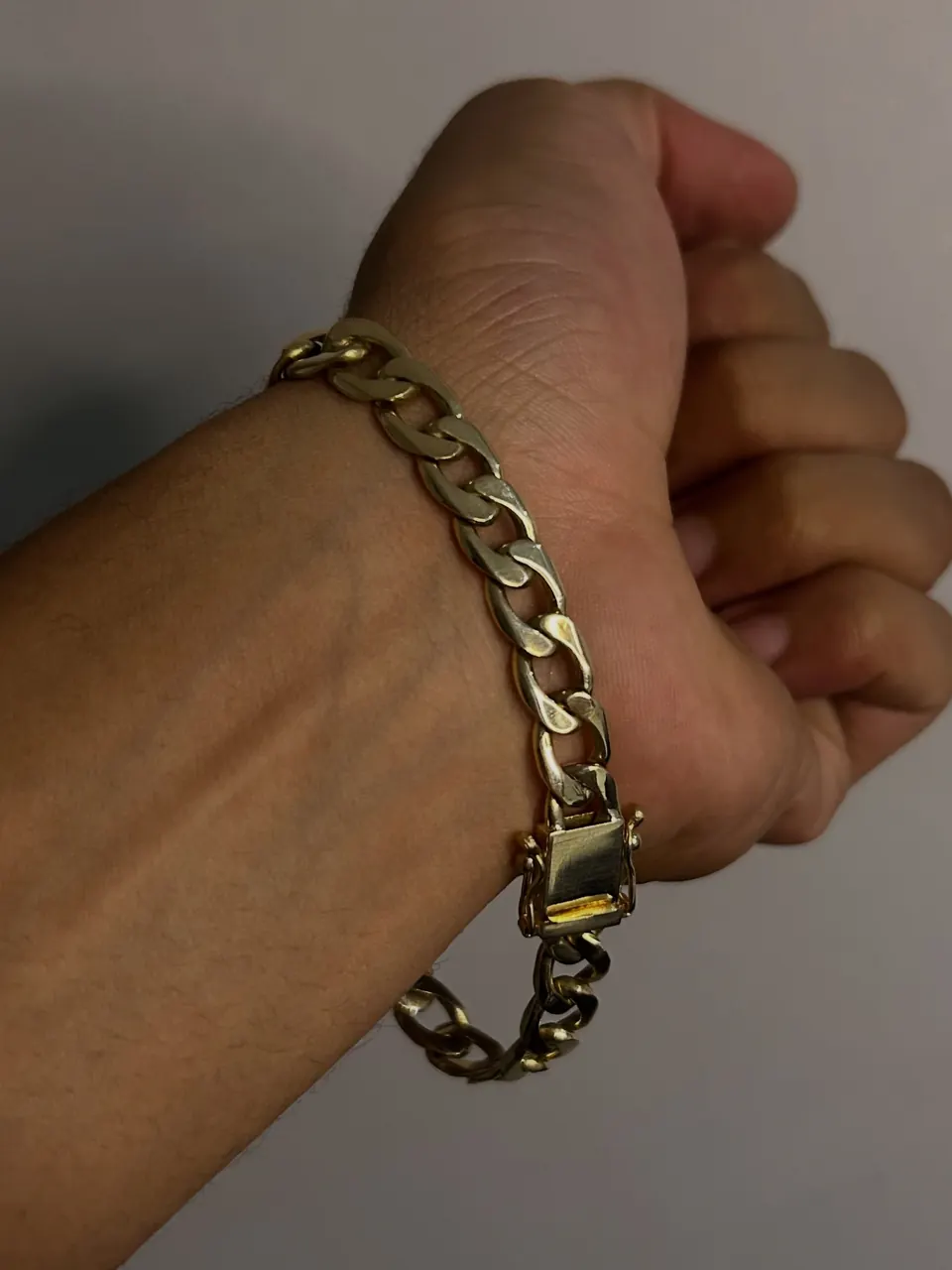 Pulseira grumet tradicional maciça de 8 mm no pulso